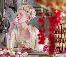 Marie-Antoinette alias Kirsten Dunst est gourmande