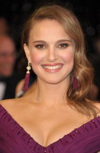 Natalie Portman sourit