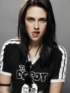 Kristen Stewart sort la langue