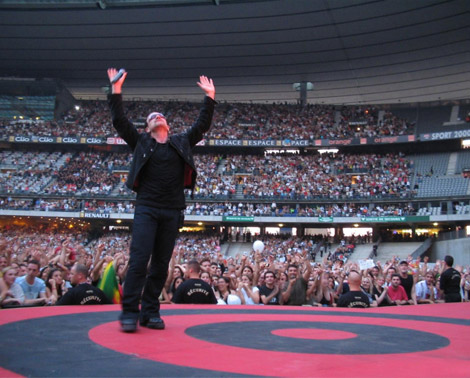 U2 en 2004 au stade de France