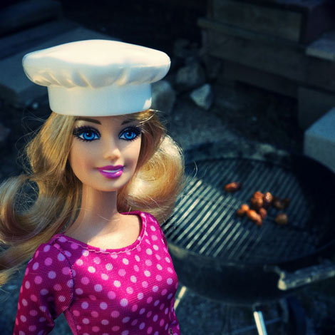 Barbie fait un barbecue