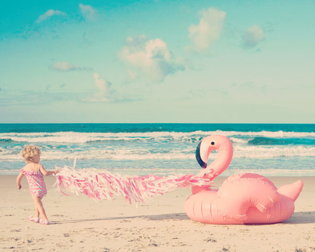 souvenir d'une fête à la plage avec des flamands roses